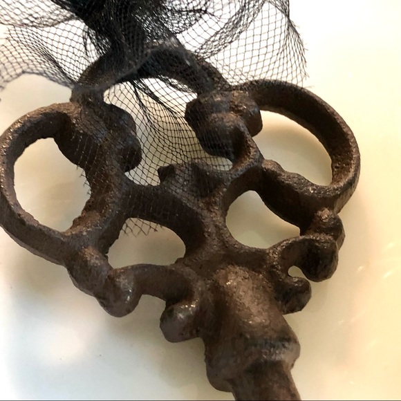 NWT Key to your Heart…Medium Wrought Iron Rustic Key - Picture 2 of 6